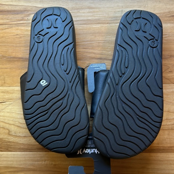 Hurley size 9 menʻs slides - Picture 3 of 3